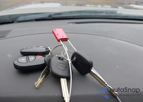 2011 Toyota Tundra Grade 4.6L V8 z USA, uszkodzony, nr VIN 5TFUM5F16BX026387